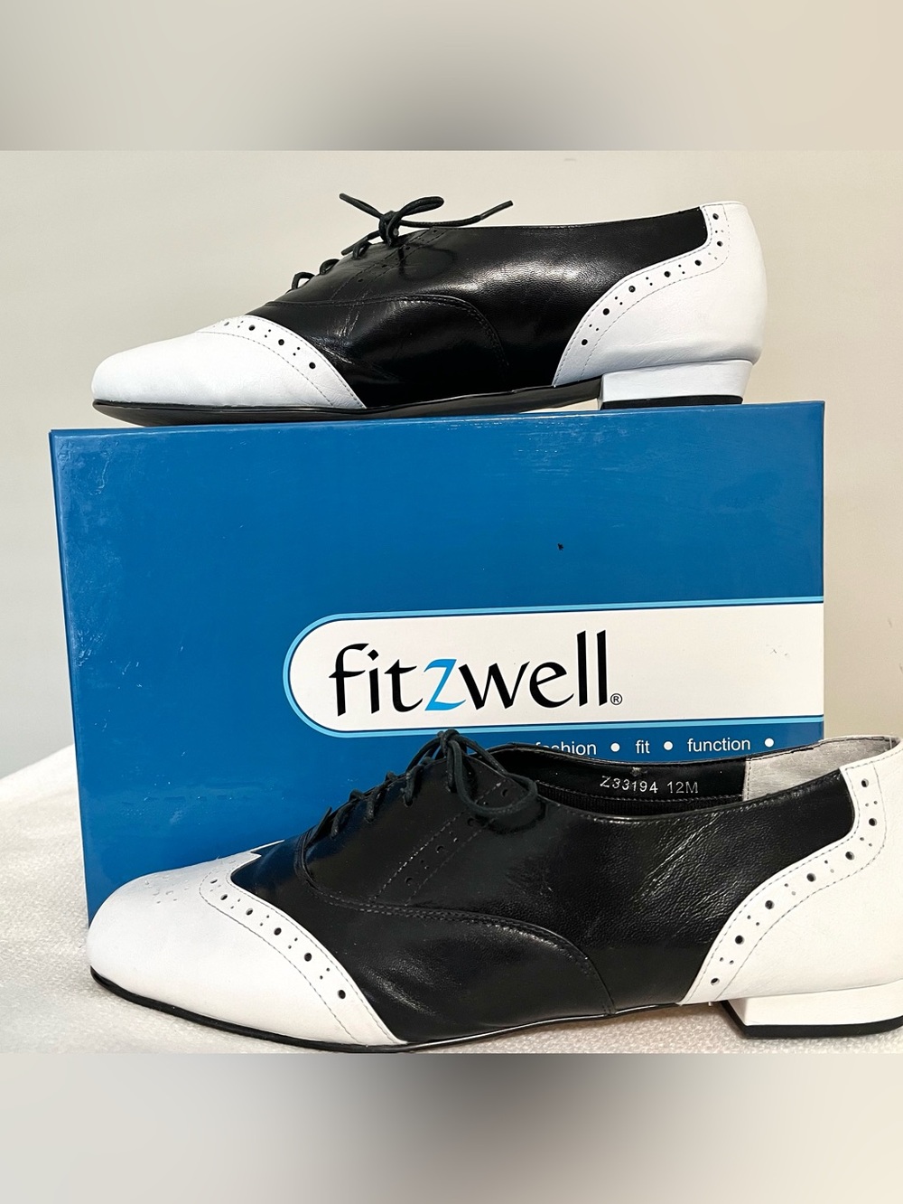 12M Black & white spectator lace up shoes